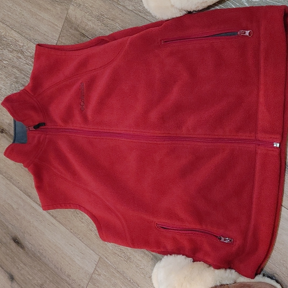 Red Columbia fleece vest used good condition sz large